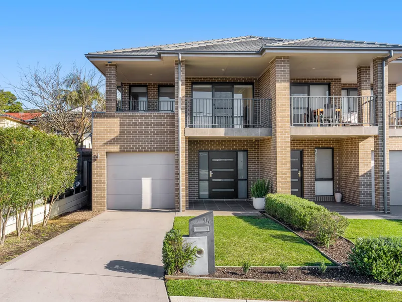 As Good As New With Lake Views!