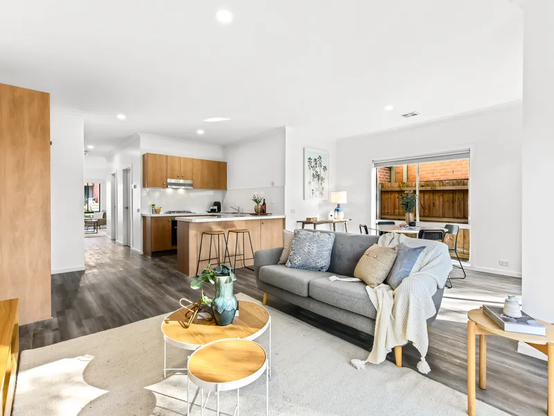 STUNNING TOWNHOUSE WITH COMPLETE RENOVATIONS