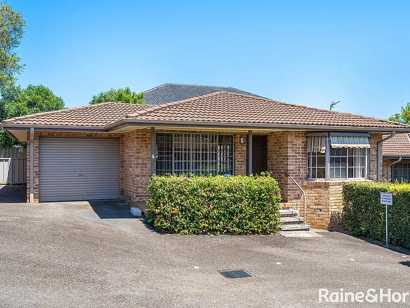 Renovated Villa in Quality Complex