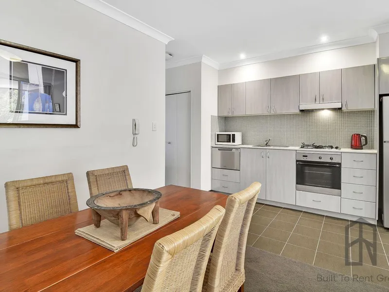 Leafy Outlook to One Bedroom Apartment