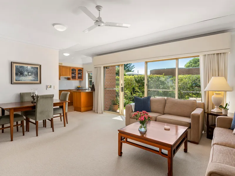 Exclusive freestanding over 55's downsizer – 300m to village