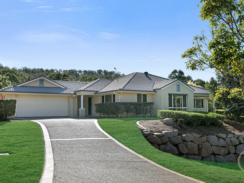 Immaculate Four Bedrooms Two Living Areas Well Maintained Home In Quiet Location