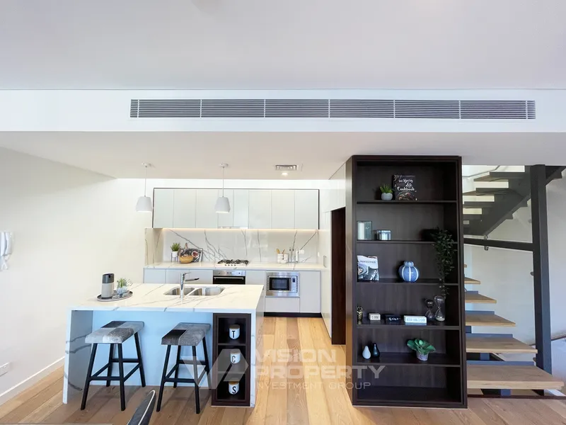 Modern and Luxury townhouse, Torrens Title in a prime Location