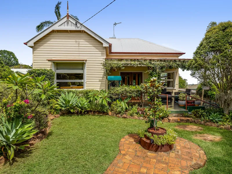 Delightful Character Cottage, with Pool, on Sizeable Allotment