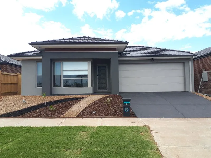 AS GOOD AS THE RIALTO! LARGE HOME - AMAZING LOCATION - SHOPS - SCHOOLS - AND MUCH MUCH MORE!!! INSPECTIONS - PHONE 0420 765 539