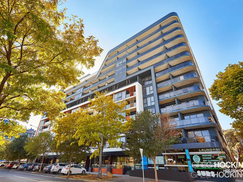 Brilliant South Yarra Style with Unbeatable City Views!