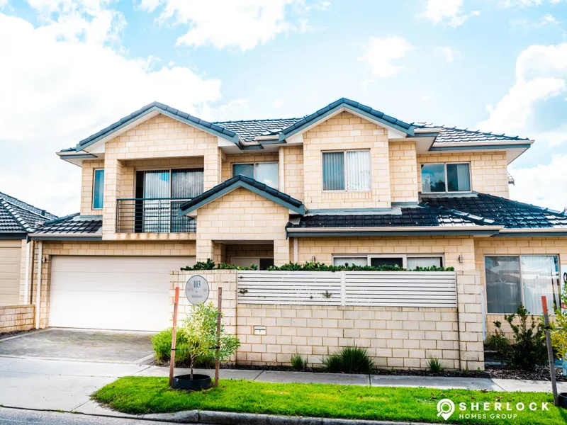 Only two of its kind - Ready to Move in or Lease out