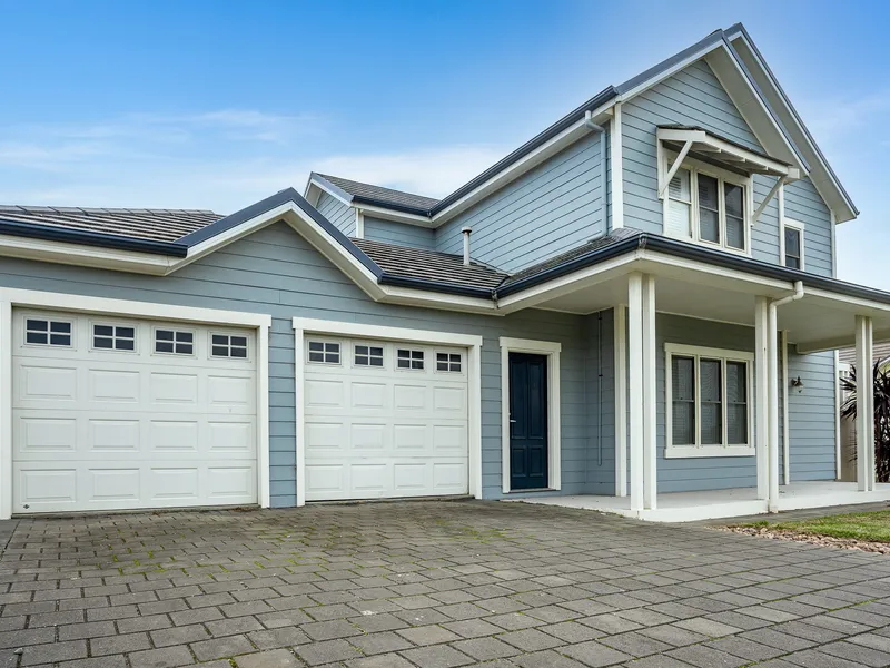 Large family home within walking distance to the beach!