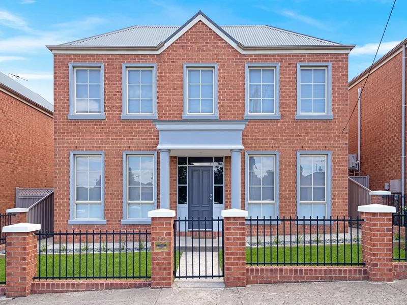 Huge family living in the centre of Ballarat!