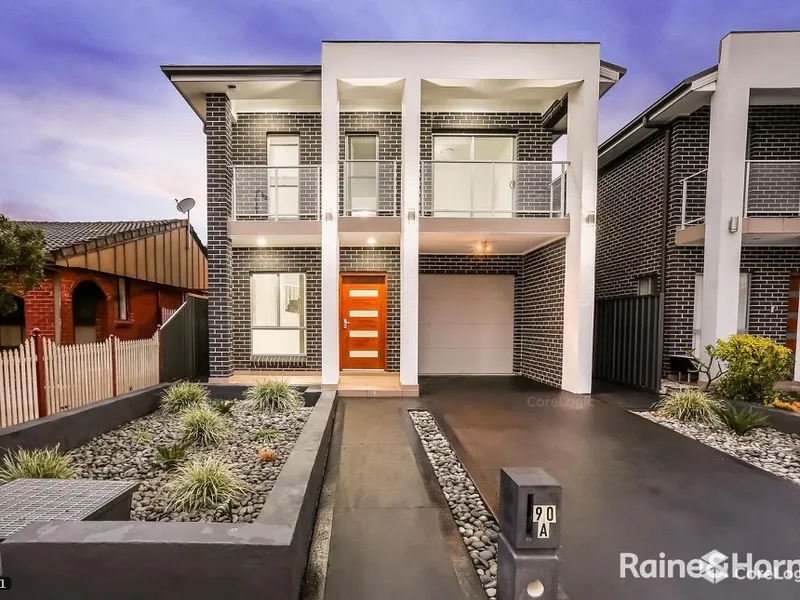 ELEGANT 4/5 BEDROOM HOME