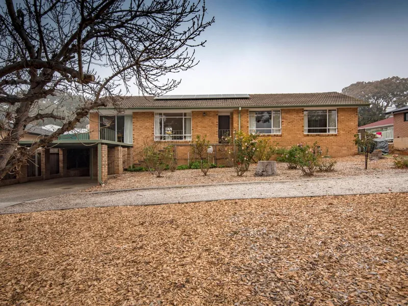 HOME IN HEART OF WODEN VALLEY