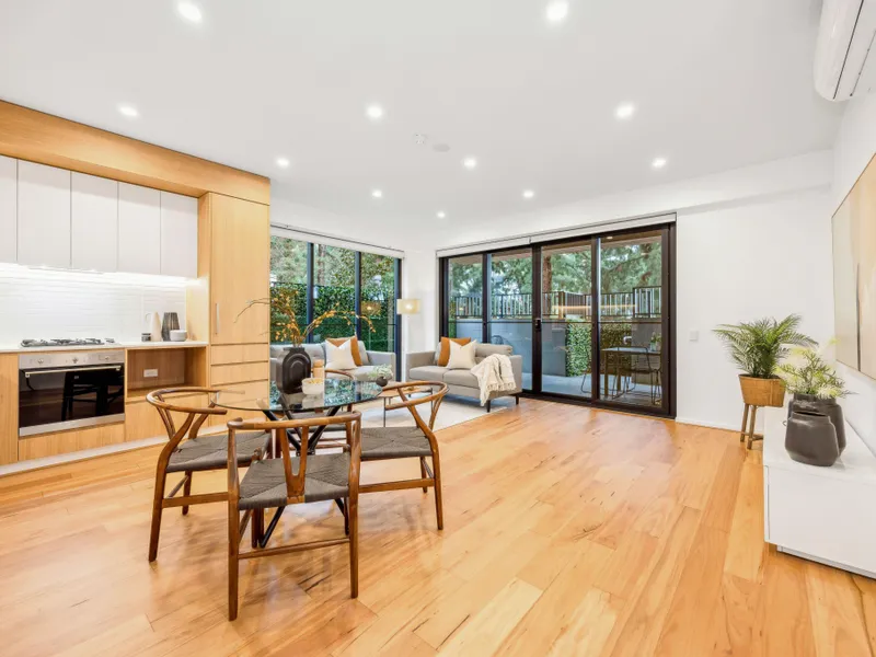 Trendy Ground Floor Apartment in Sought-After Glenside