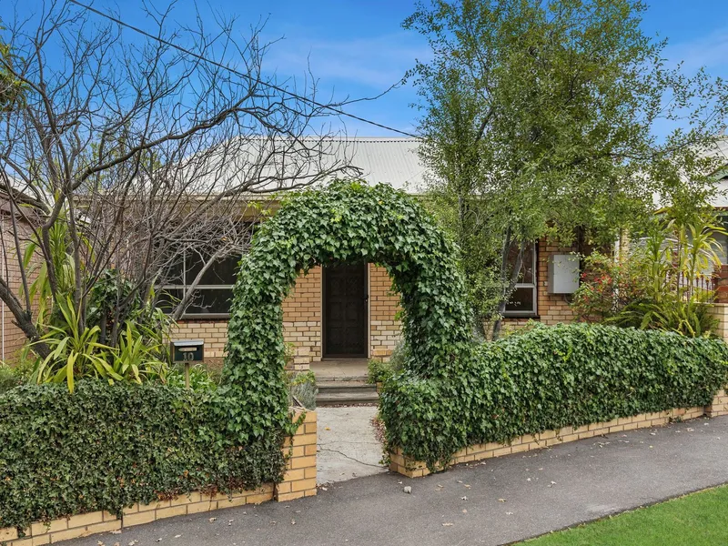 A Quaint Cottage in the Heart of Geelong