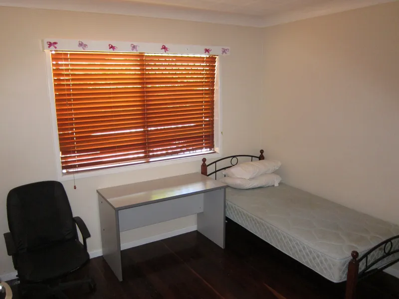 Room in the heart of Sunnybank - Share House. Only 1 room left