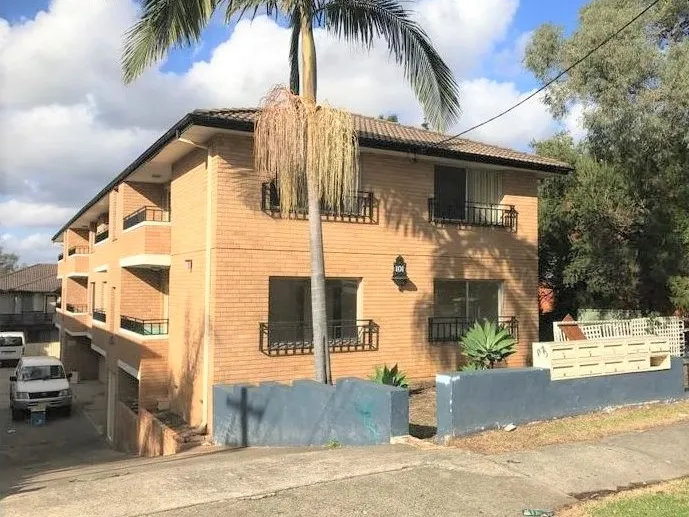 UNIT IN PRIME LOCATION