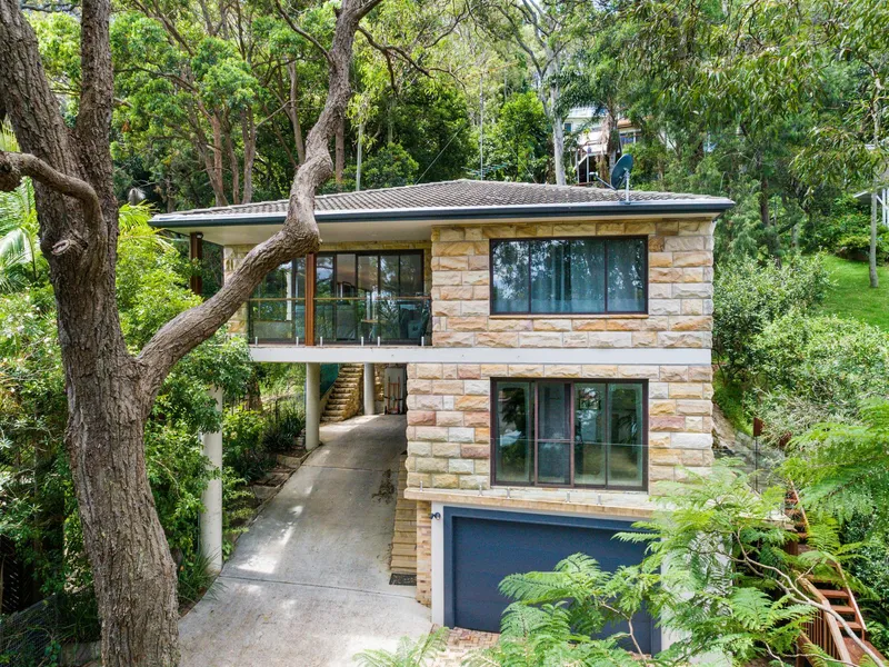 Enchanting holiday retreat overlooking Careel Bay