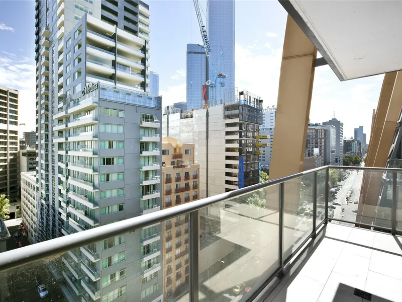 Northbank: 565 Flinders St - Live The High Life!