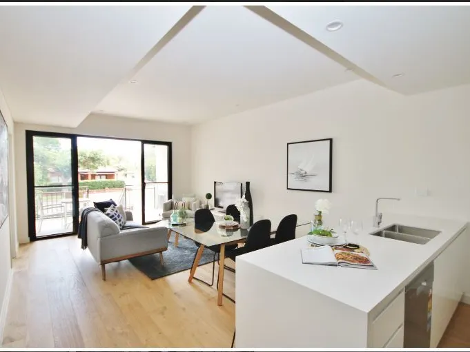 IMMACULATE UNIT IN PRIME LOCATION