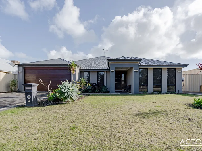 IMPRESSIVE HOME + SIDE ACCESS