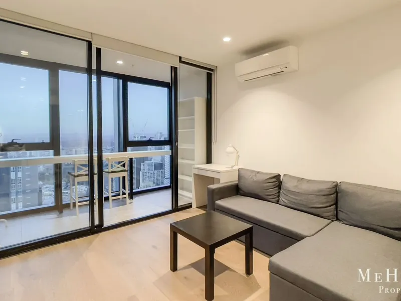 VONE Single Room Apartment with Luxury sky line and spacial living room