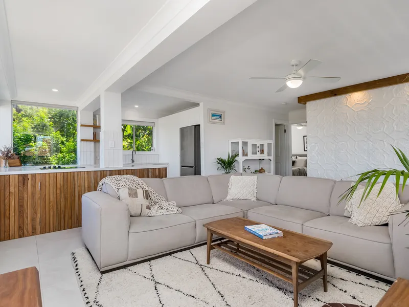 STYLISH AND NEWLY RENOVATED UNIT WITH OCEAN VIEWS