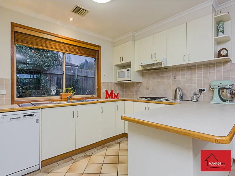 SEPARATE LIVING AREAS, QUIET LOCATION, CLOSE TO SHOPS