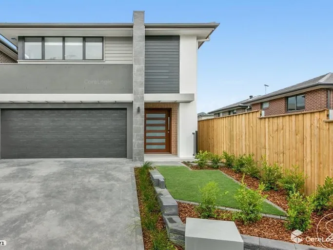CONTEMPORARY FAMILY HOME FOR LEASE!