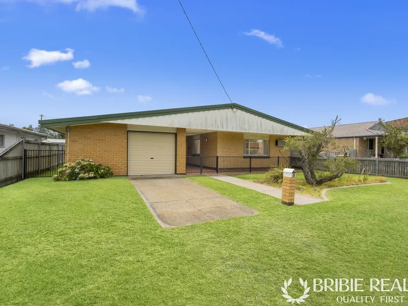 BELLARA BRICK BEAUTY + HUGE SEPARATE GARAGE