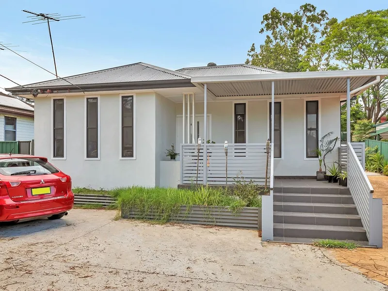 Open Home: Saturday 10th April - 10:00am - 10:15am