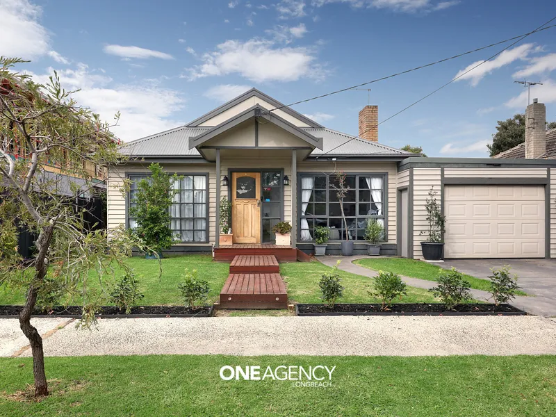 SPACIOUS 5 BEDROOM HOME IN EDITHVALE'S 'GOLDEN SQUARE'