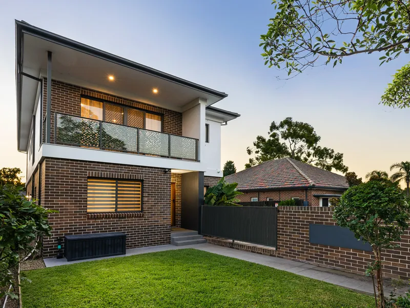 Flawlessly appointed residence offers lifestyle of streamlined elegance