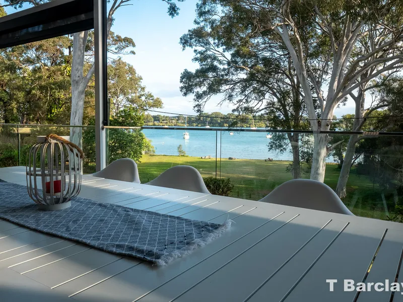 Immaculate Coastal Home With Views of Deepwater Boat Moorings