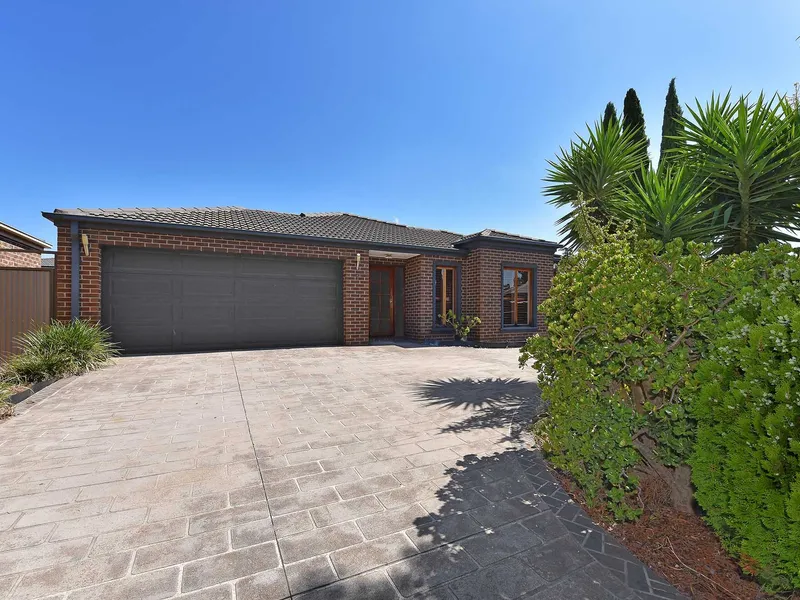 Modern House in a Perfect Location!!
