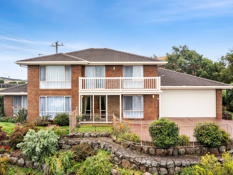 Classic Old Highton Home on 1,114m2 (Approx.) with Huge Four Car Garage