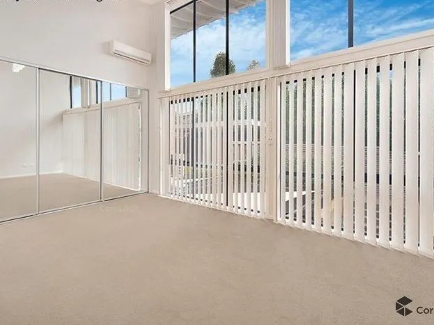 Large 3-Bedroom Modern Townhouse in Carlingford West Public Catchment