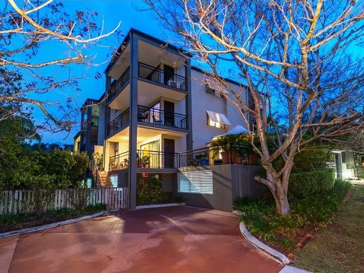 PREMIUM LOCATION - ABUNDANT ALFRESCO LIVING