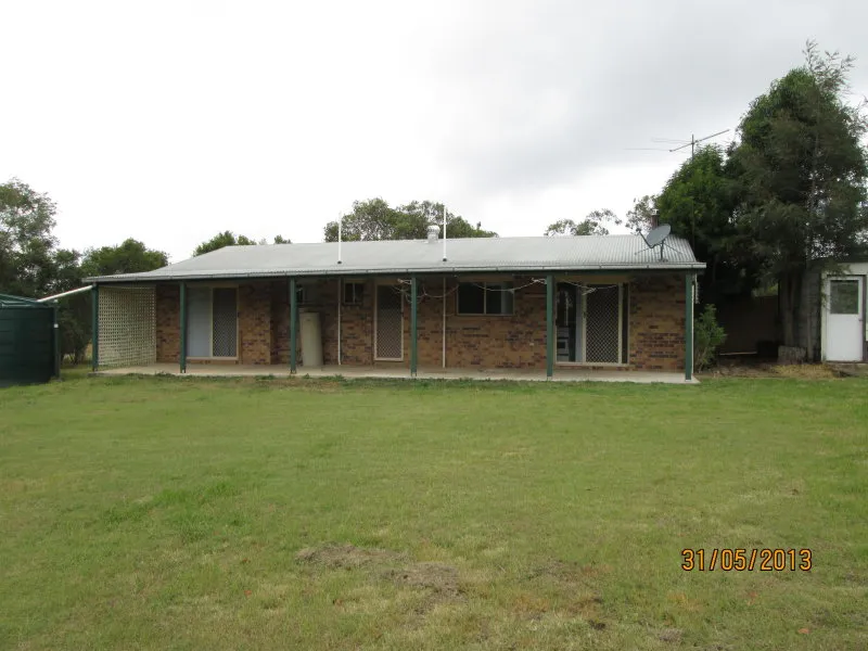 ATTRACTIVE SMALL ACREAGE RIGHT IN TOWN