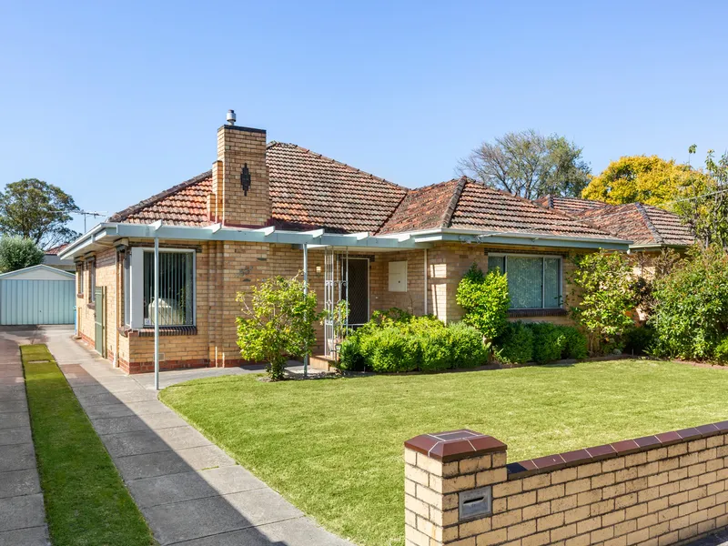 Charming Family Residence in Glorious Garden Setting