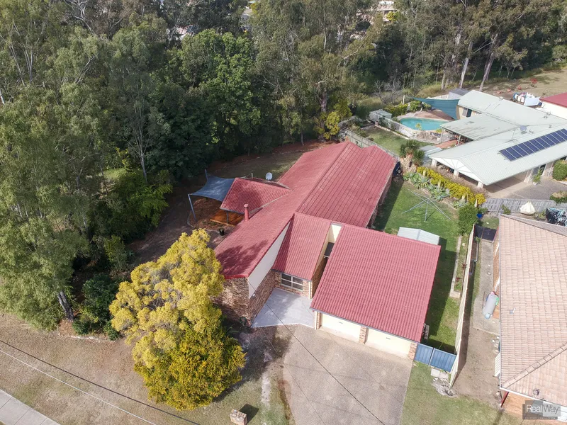 5 Bedder Family Home in Yamanto