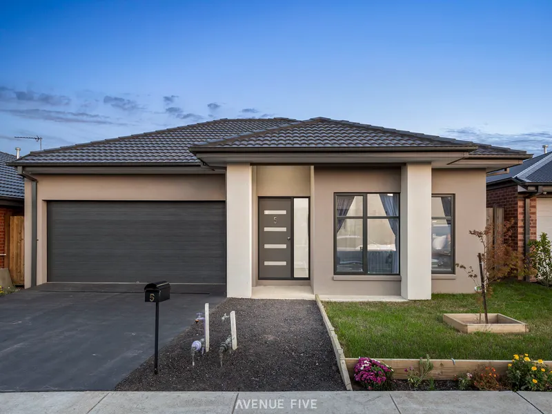 Elevate Your Lifestyle in this near new Metricon Home!