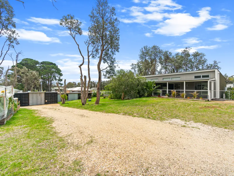 MODERN LIVING ON THE COAST