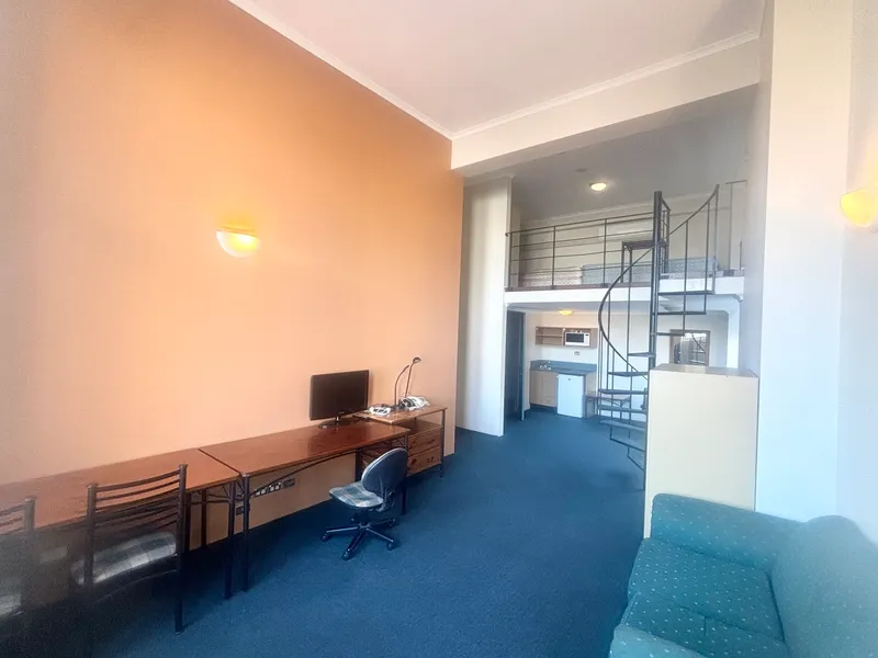 LARGE FURNISHED LOFT IN PRIME LOCATION!