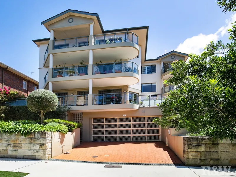 Sun-Blessed Coastal Haven With NE-Facing Terrace And Double LUG