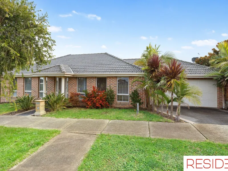 FAMILY HOME IN THE HEART OF THE LAKES!
