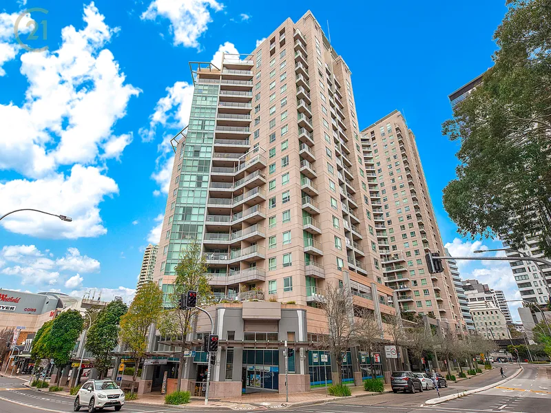 Modern Apartment in Ultra-Convenient Location ** Available Now **