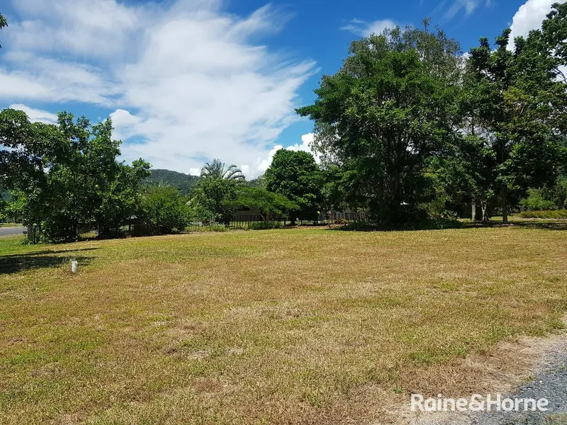 A rare & exclusive half-acre block!