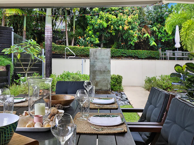 Tranquil tropical single level home with resort swimming pool 