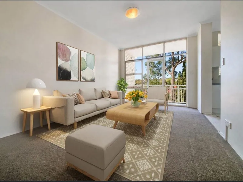 Wonderful one bedroom with car parking near Bondi Junction and cooper park.