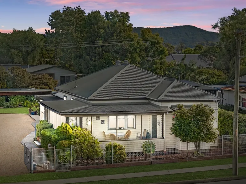 Huge three bedroom home with granny flat