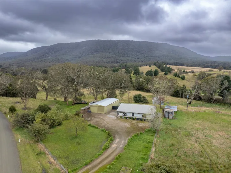 Towrang Country Charm & Creek Frontage